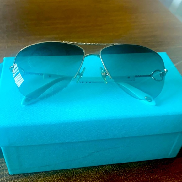 Tiffany & Co. Accessories - tiffany sunglasses